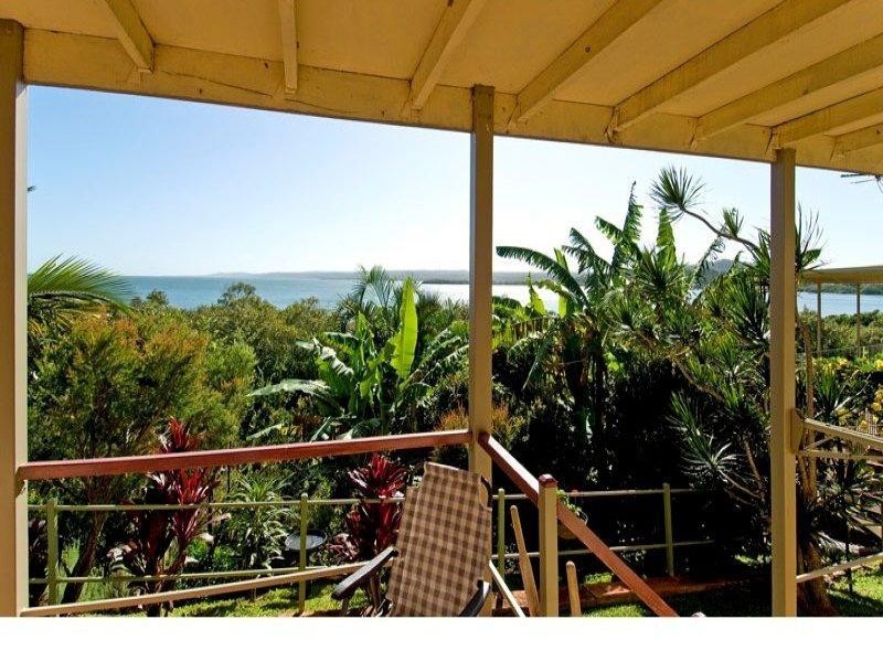 33 Bay Drive, Russell Island QLD 4184