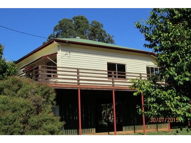 9-11 Betty Street, Macleay Island QLD 4184