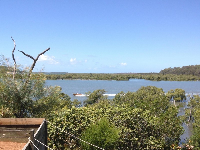 108 Crescent Drive, Russell Island QLD 4184