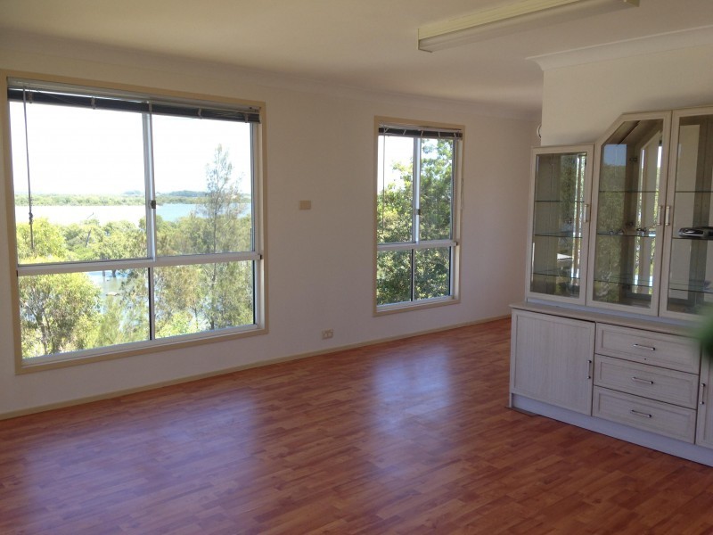 108 Crescent Drive, Russell Island QLD 4184