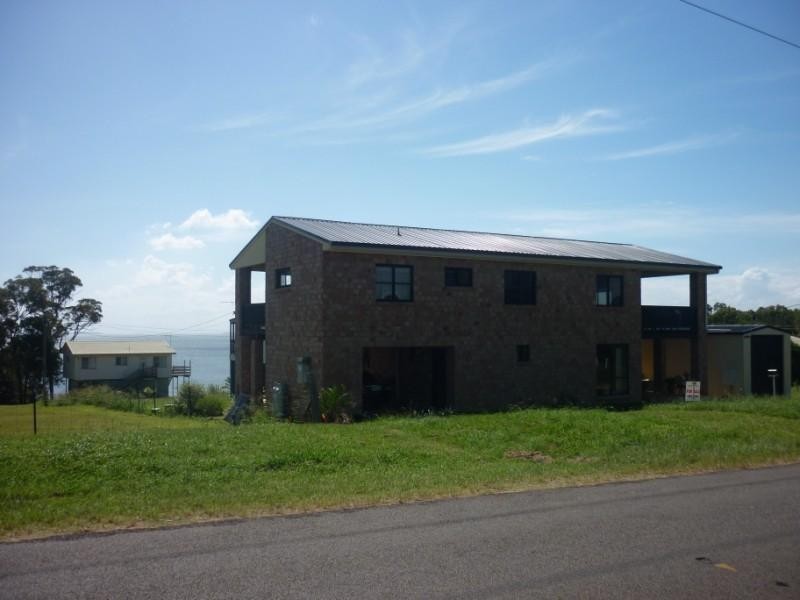 31 Canaipa Point Dr, Russell Island QLD 4184