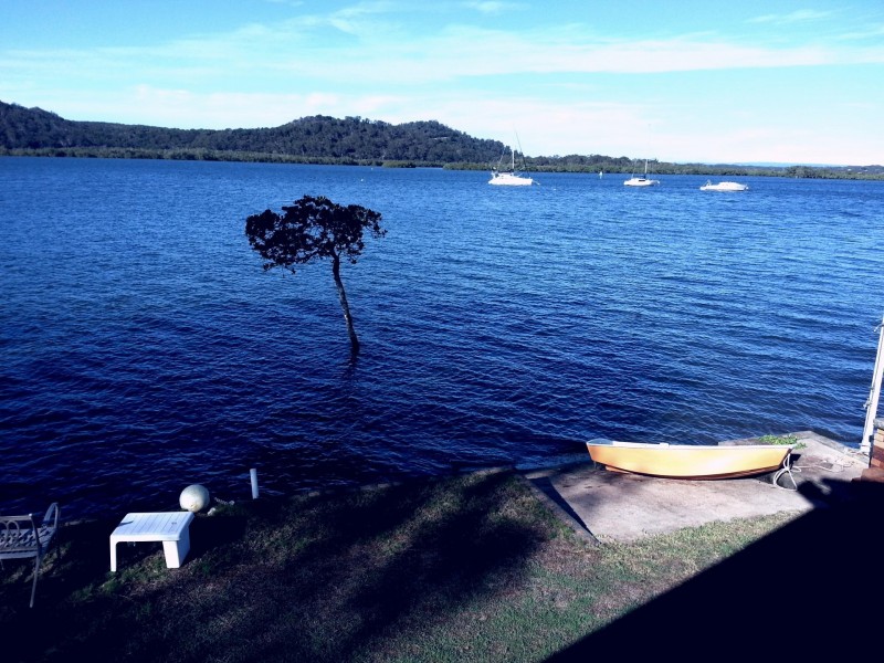 8 Browning St, Russell Island QLD 4184