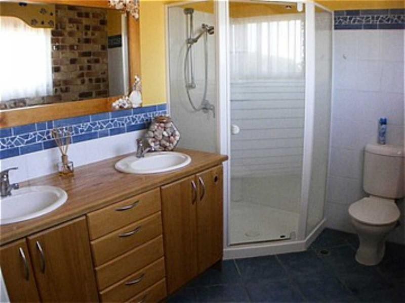 33 Cavendish St, Russell Island QLD 4184