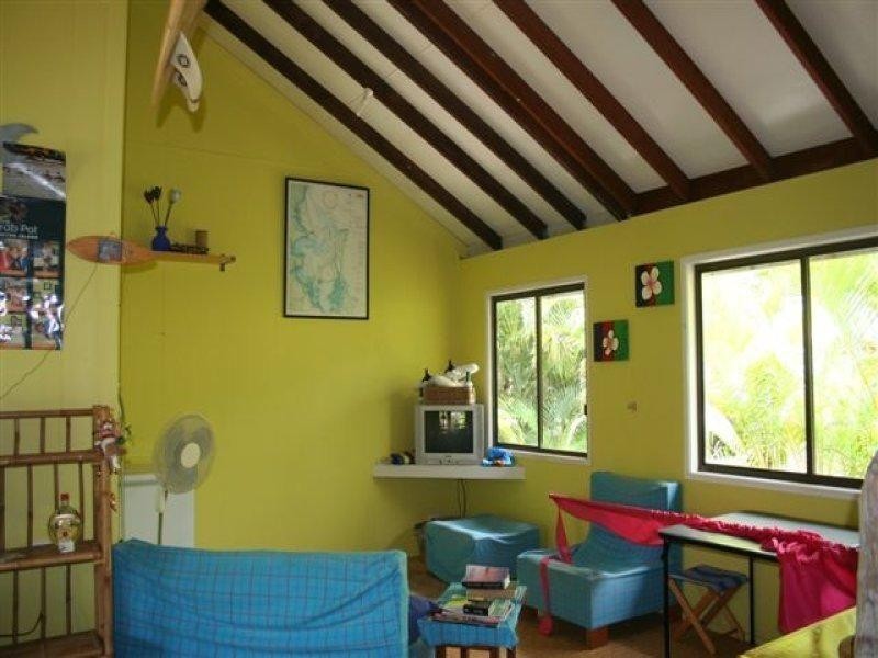 16 Midgen Street, Moreton Island QLD 4025