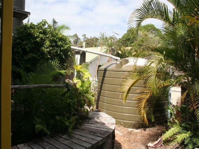 16 Midgen Street, Moreton Island QLD 4025