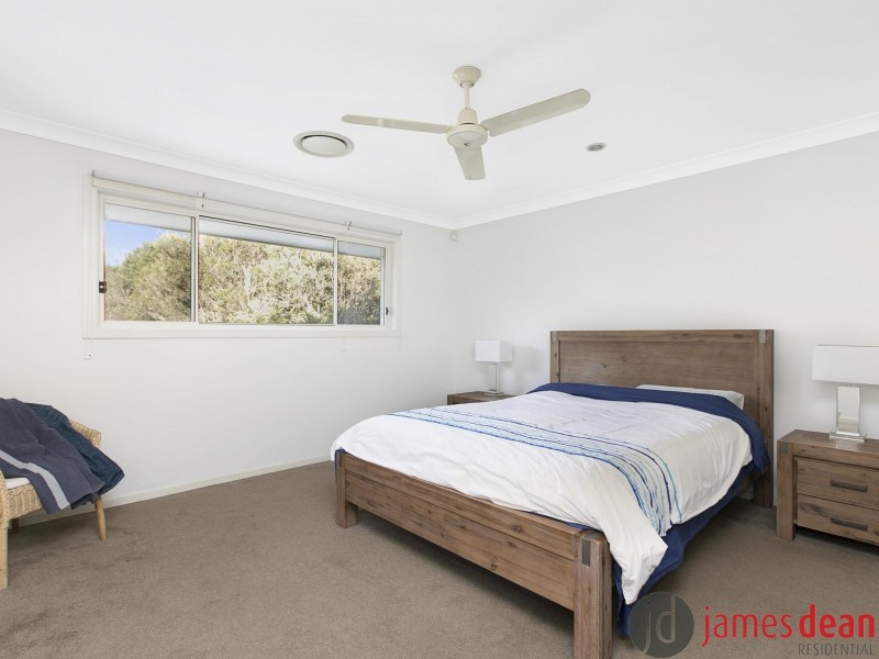 52 Moss Rd, Wakerley QLD 4154