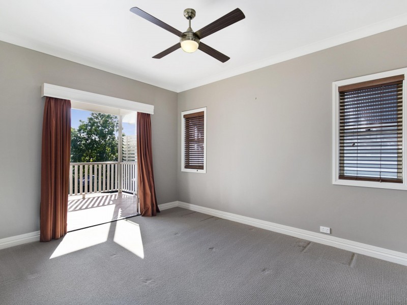 146 Temple Street, Coorparoo QLD 4151