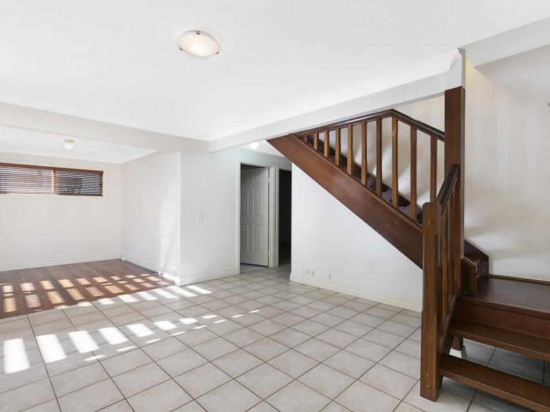 146 Temple Street, Coorparoo QLD 4151