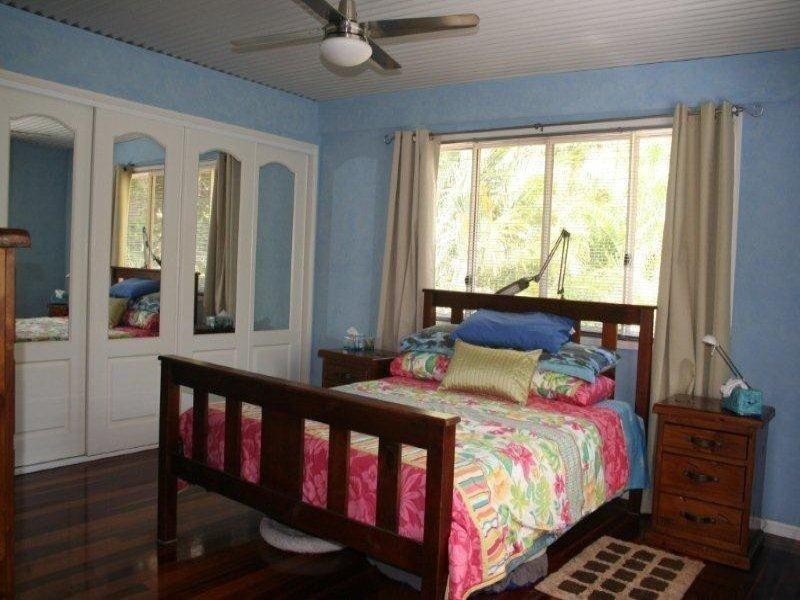 84 Midgen Street, Moreton Island QLD 4025