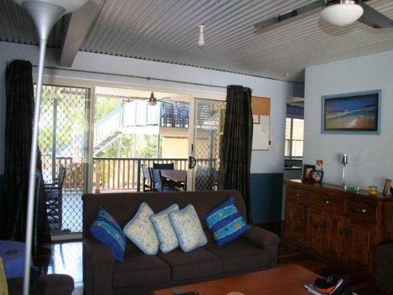 84 Midgen Street, Moreton Island QLD 4025