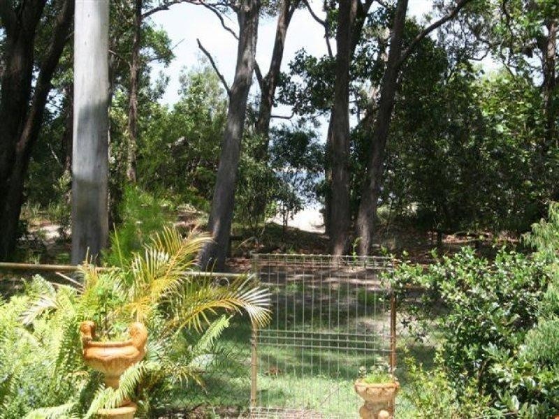 33 Kooringal Esplanade, Moreton Island QLD 4025
