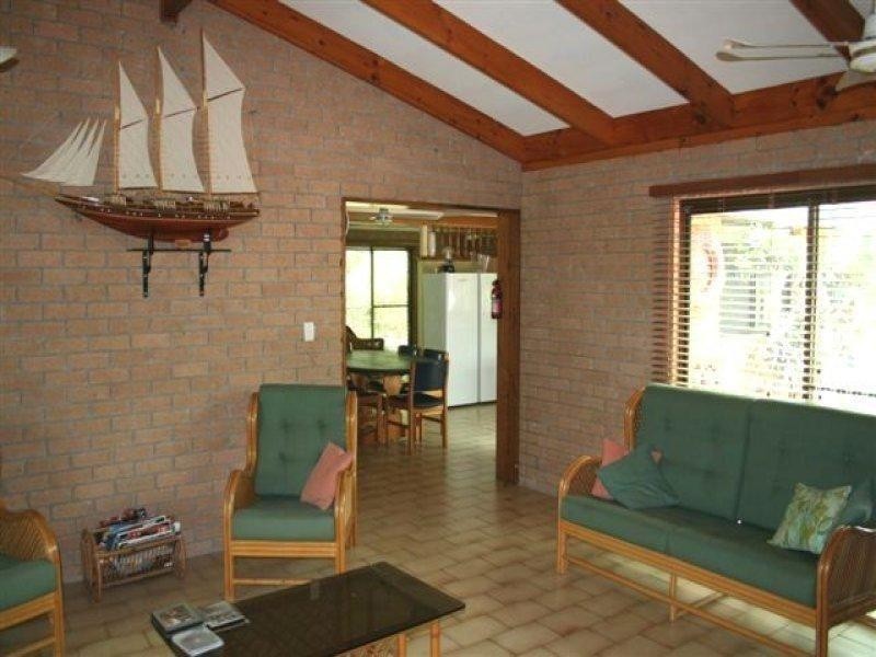 33 Kooringal Esplanade, Moreton Island QLD 4025