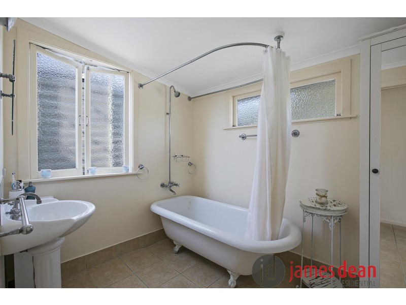 32 Barnham Street, Wynnum QLD 4178