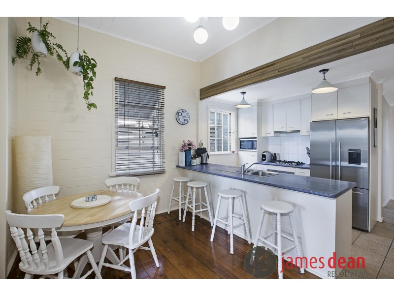 32 Barnham Street, Wynnum QLD 4178