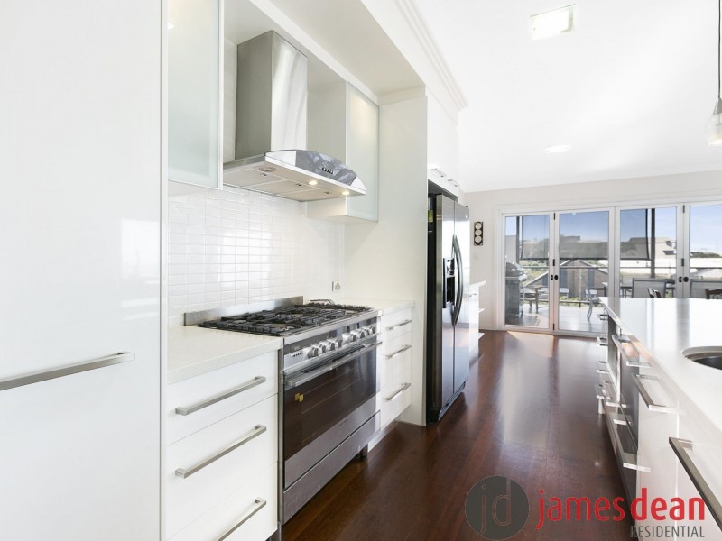 33 Valetta Street, Manly QLD 4179