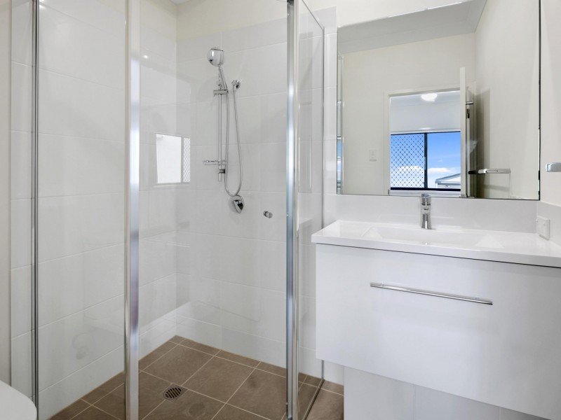 53/4 Lewis Place, Manly West QLD 4179