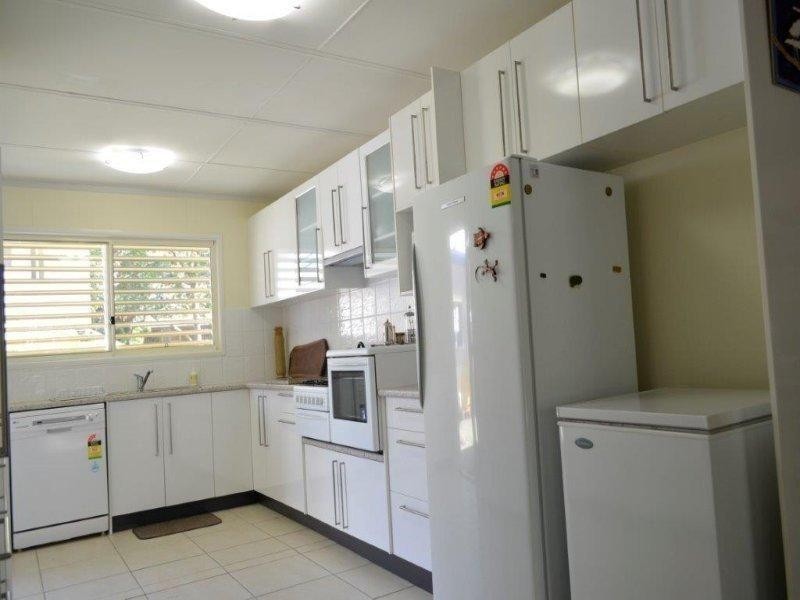 38 Goondool Street, Moreton Island QLD 4025