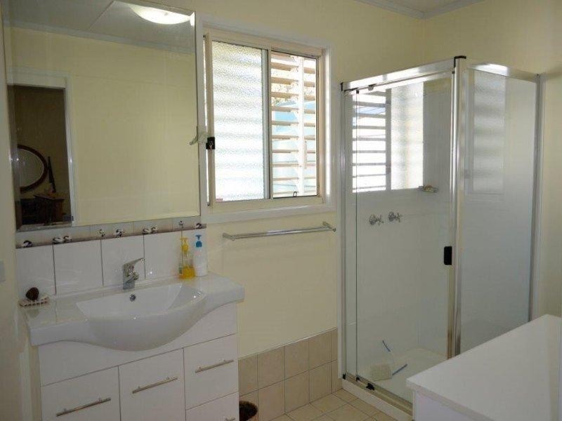 38 Goondool Street, Moreton Island QLD 4025