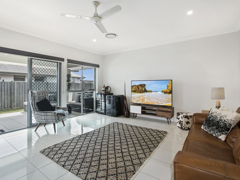 25 Brook Street, Wakerley QLD 4154