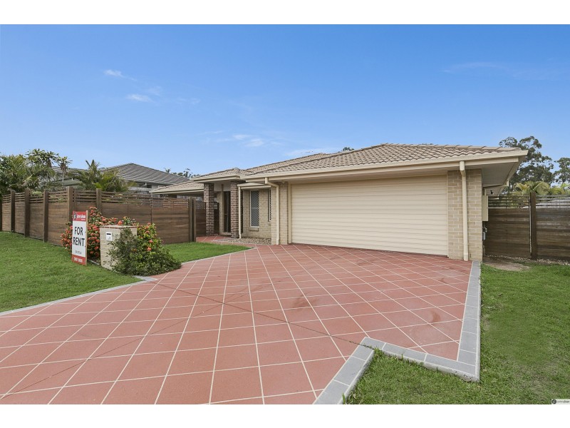 8 Olsen Crescent, Wakerley QLD 4154