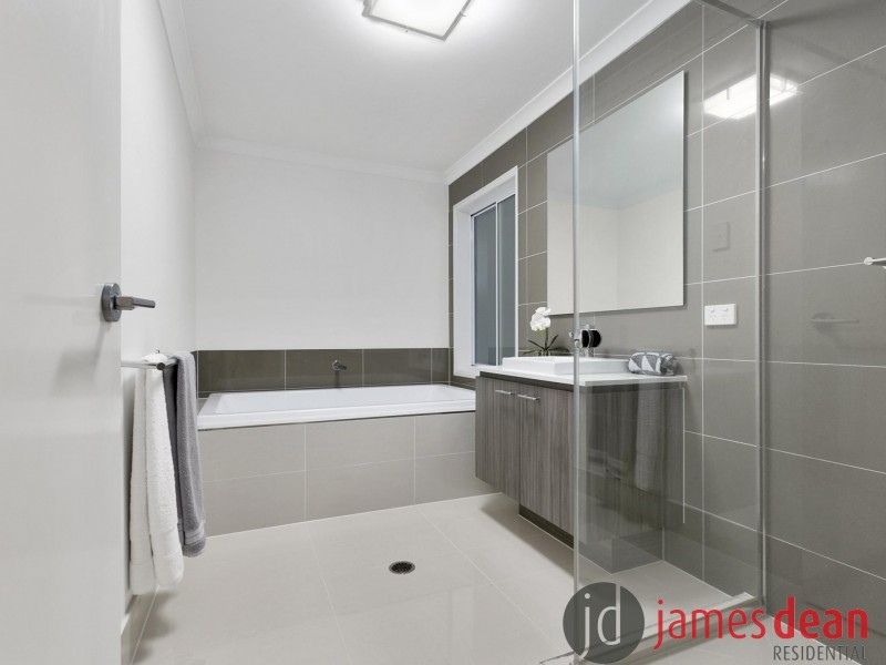 75 Ivy Crs, Wakerley QLD 4154