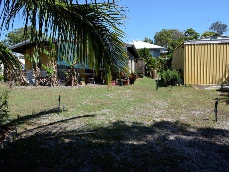 96 Midgen Street, Moreton Island QLD 4025