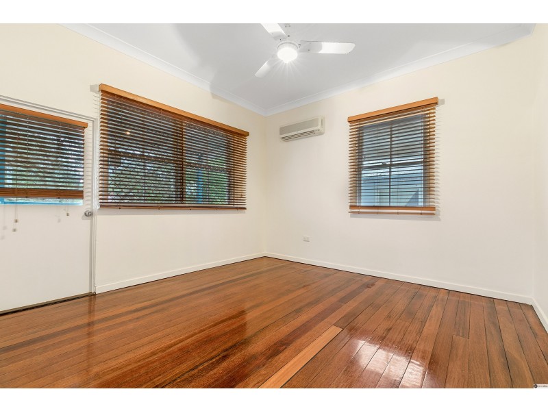 121 Mein Street, Scarborough QLD 4020