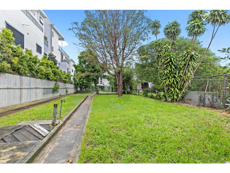 121 Mein Street, Scarborough QLD 4020