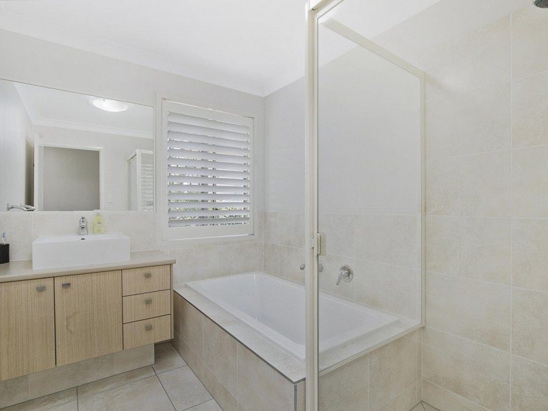 16 Diana Place, Manly West QLD 4179