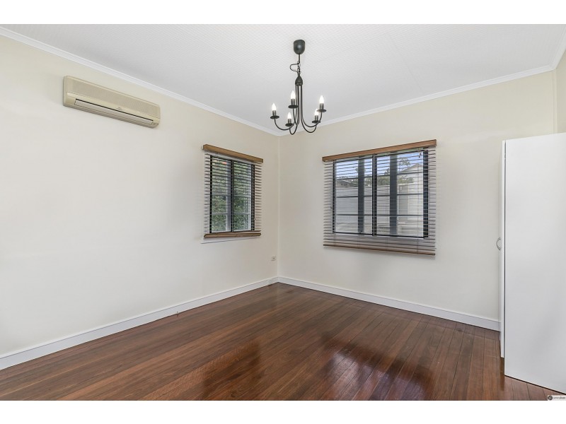 34 Buzacott St, Carina Heights QLD 4152