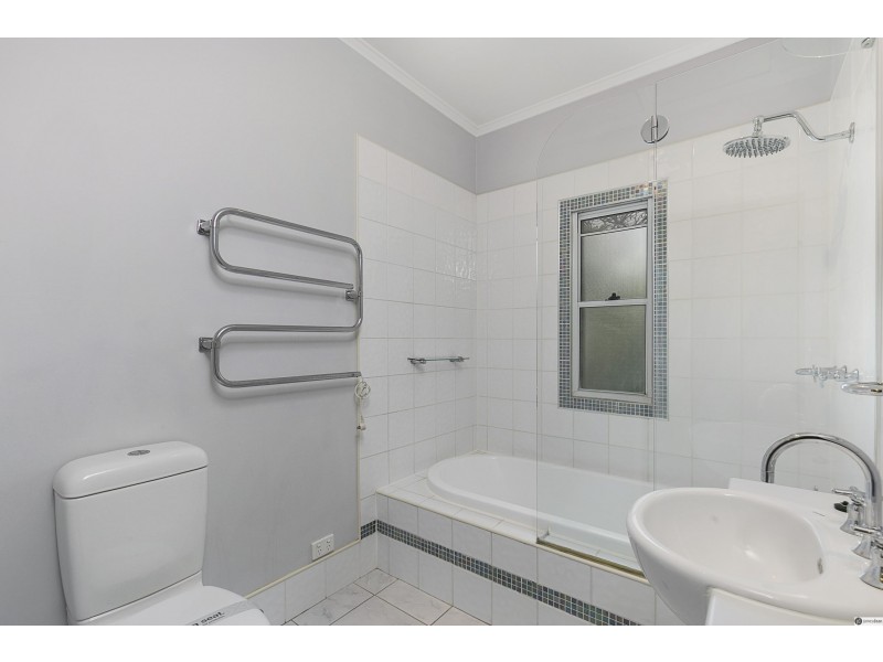 34 Buzacott St, Carina Heights QLD 4152