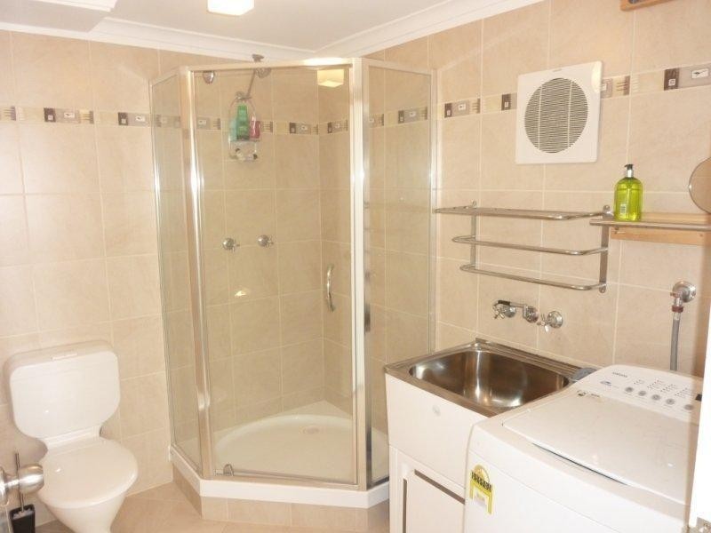 8 Nemarra Street, Wynnum West QLD 4178