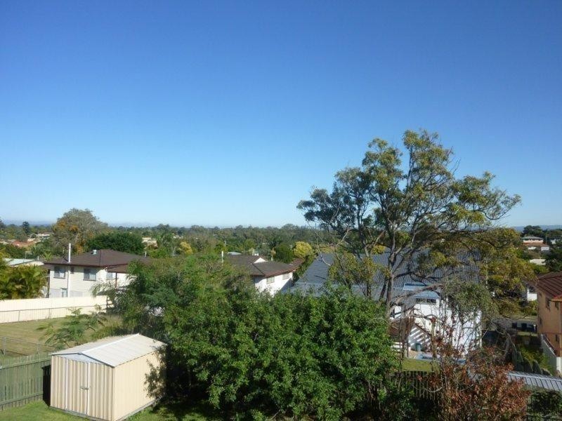 8 Nemarra Street, Wynnum West QLD 4178