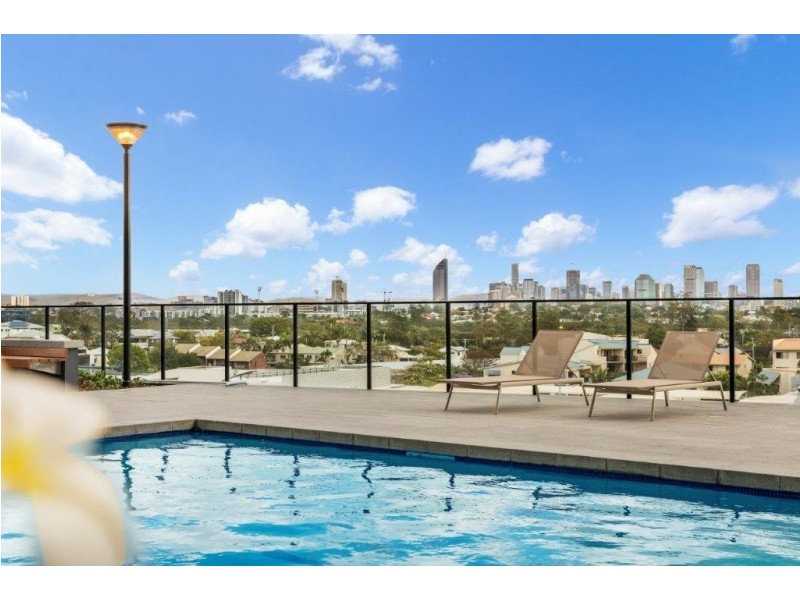 30707/300 Old Cleveland Road, Coorparoo QLD 4151