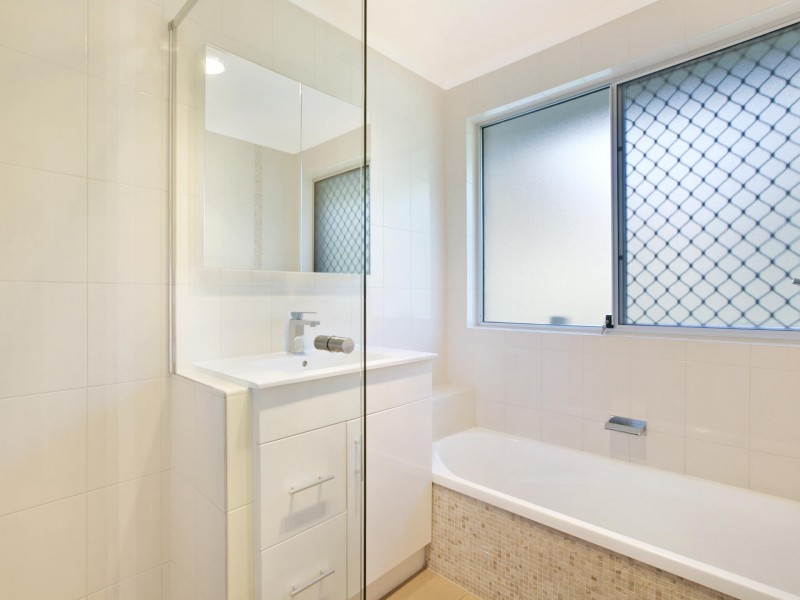 4 Idamea Street, Carina Heights QLD 4152