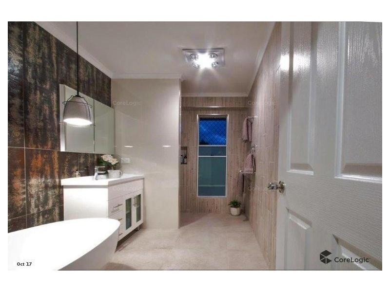 27 Raintree Street, Mansfield QLD 4122