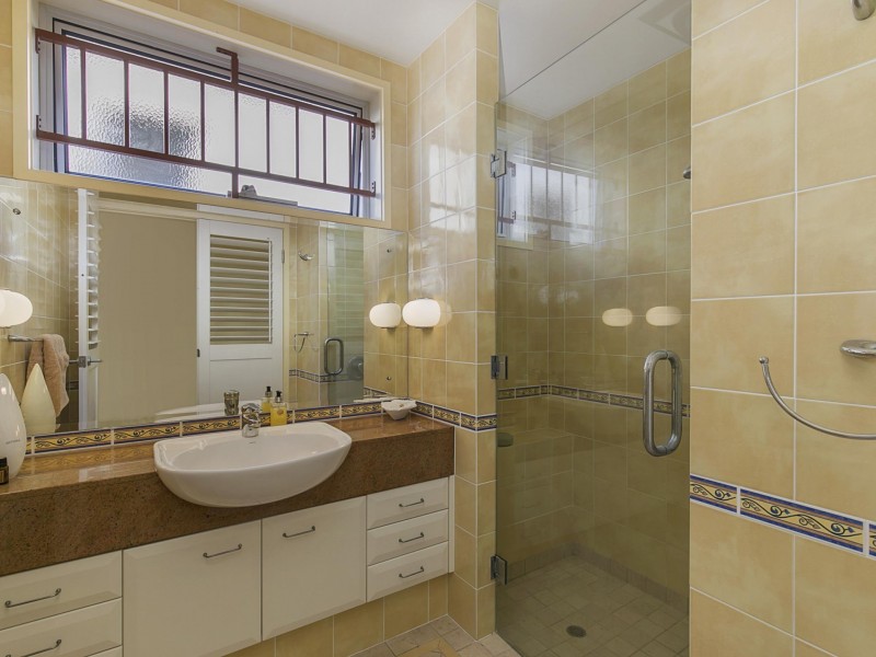 82-84 Oceana Terrace, Manly QLD 4179
