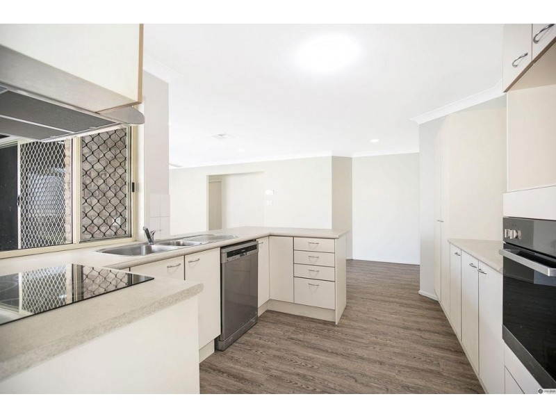 49 Isaacs Way, Wakerley QLD 4154