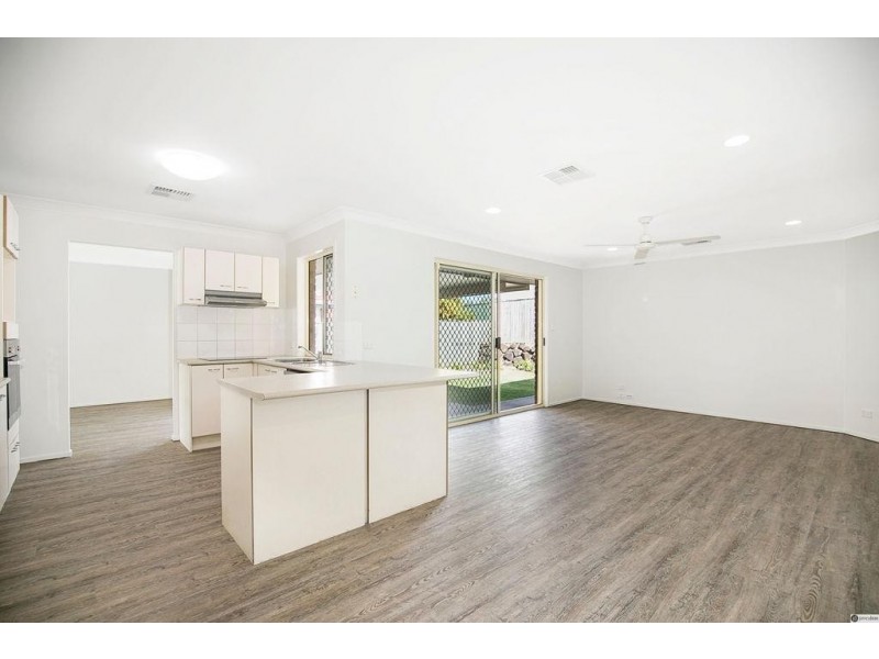 49 Isaacs Way, Wakerley QLD 4154