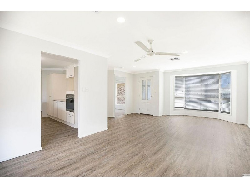 49 Isaacs Way, Wakerley QLD 4154