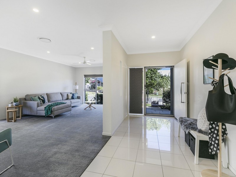 25 Brook Street, Wakerley QLD 4154