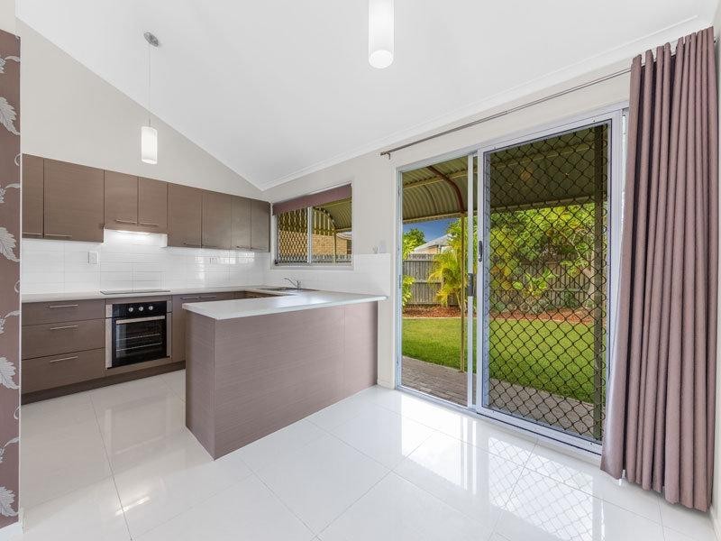 20 Banks Crs, Wynnum West QLD 4178