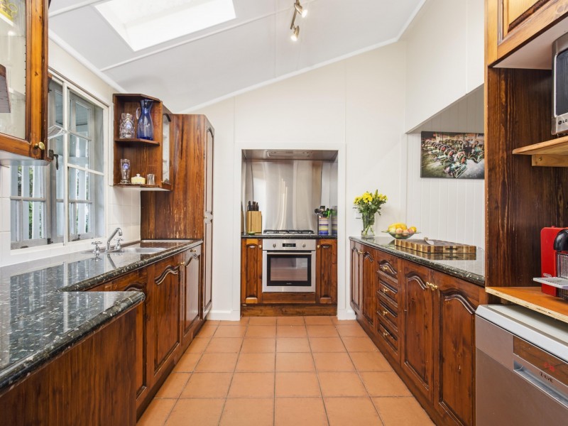 122 Sibley Road, Wynnum West QLD 4178