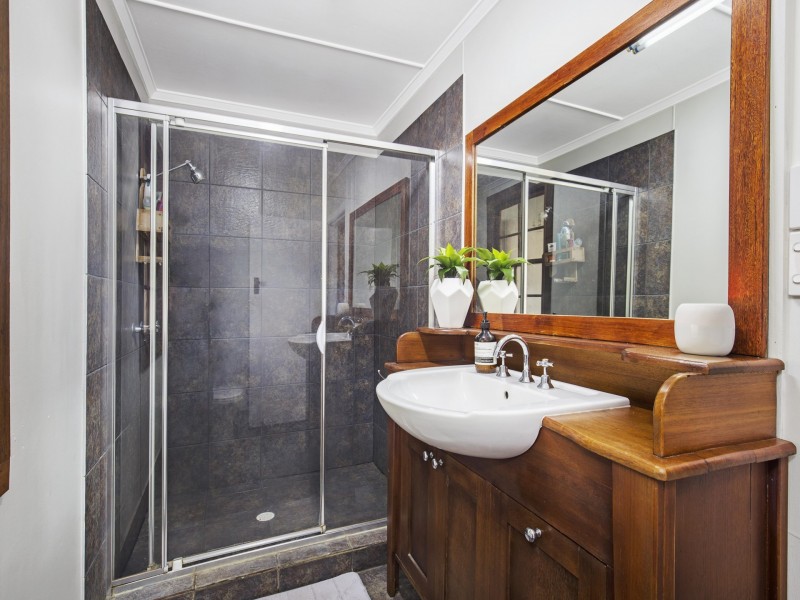 122 Sibley Road, Wynnum West QLD 4178