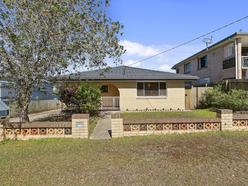 16 Bell Street, Dicky Beach QLD 4551