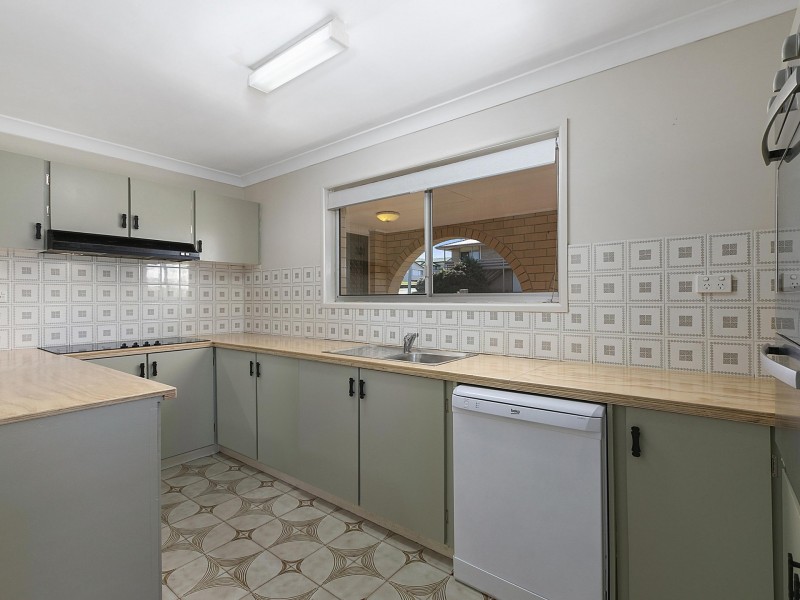 16 Bell Street, Dicky Beach QLD 4551