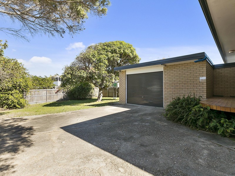 16 Bell Street, Dicky Beach QLD 4551