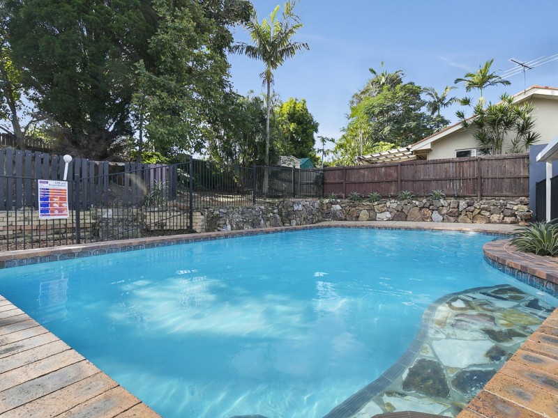 8 Majura Street, Belmont QLD 4153