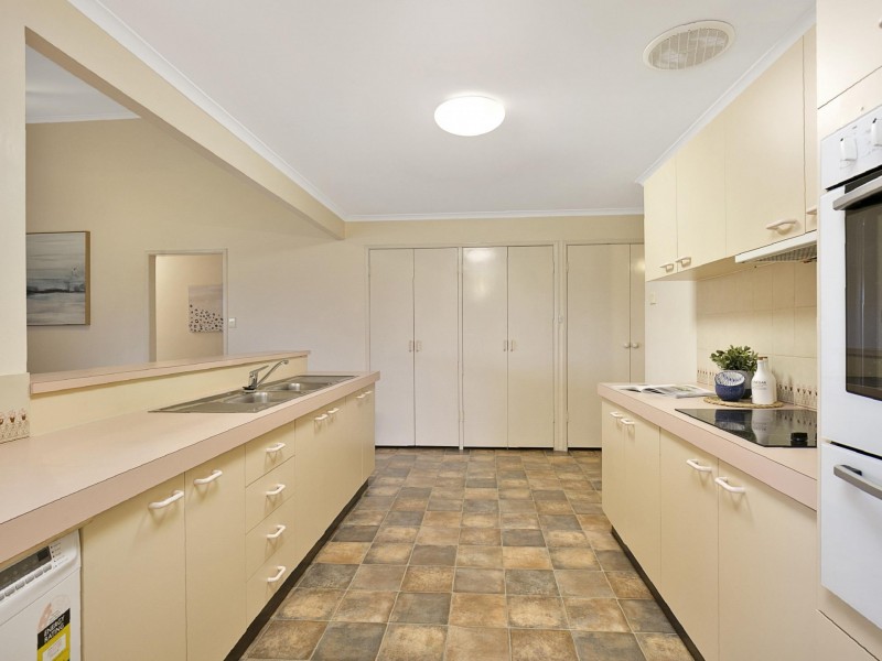 28 Network Drive, Wynnum West QLD 4178