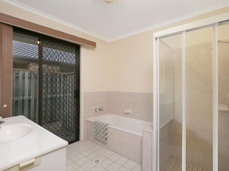 28 Network Drive, Wynnum West QLD 4178